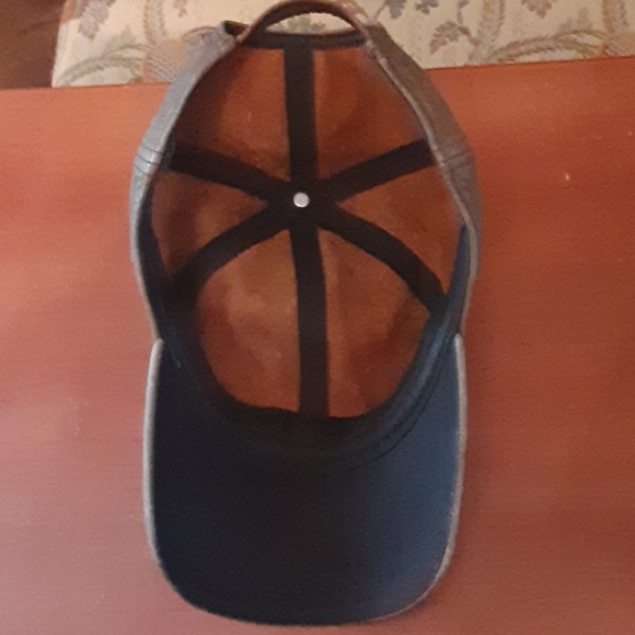 Hat - Picture 4 of 11